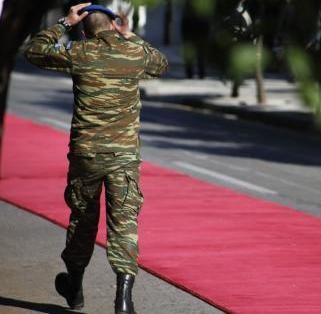 Αξιωματικός τσέπωνε τη μισθοδοσία των φαντάρων