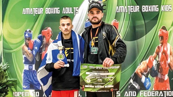 ΣΤΑΥΡΟΣ ΤΡΙΚΚΑΣ: Παγκόσμια επιτυχία στην πυγμαχία για το παιδί-θαύμα