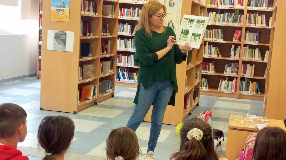 Μαθητές από τα Ψαχνά έμαθαν για τον ρόλο των παραμυθιών στο ψυχισμό των παιδιών