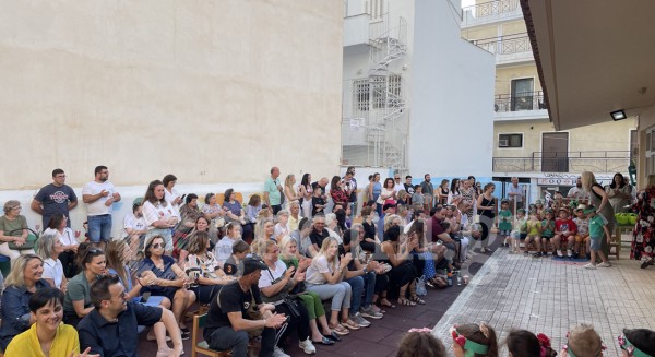 8ο ΝΗΠΙΑΓΩΓΕΙΟ ΧΑΛΚΙΔΑΣ: Τραγούδησαν, χόρεψαν και έφυγαν για διακοπές (VIDEO)