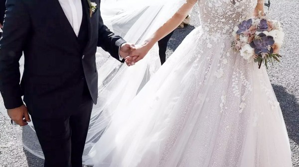 Ακόμη ένα ευτυχισμένο ζευγάρι ήρθε εις γάμου κοινωνία