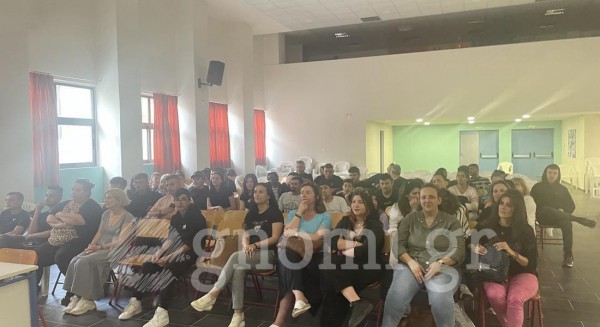 ΕΣΠΕΡΙΝΟ ΓΥΜΝΑΣΙΟ ΧΑΛΚΙΔΑΣ: Οι μαθητές πήραν έπαινο πριν τις εξετάσεις (VIDEO)