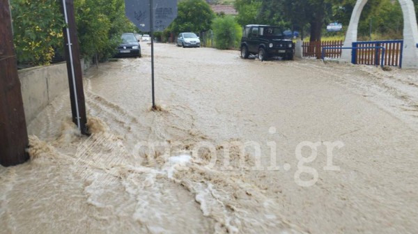 Ένα μπουρίνι έπνιξε τις Ροβιές (VIDEO)