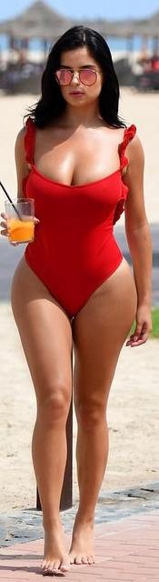 Στα κόκκινα η βασίλισσα των social media