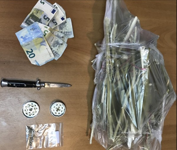 ΣΤΕΡΕΑ ΕΛΛΑΔΑ: Καλλιεργούσε χασίς σε γλάστρες στο σπίτι του (φωτό)
