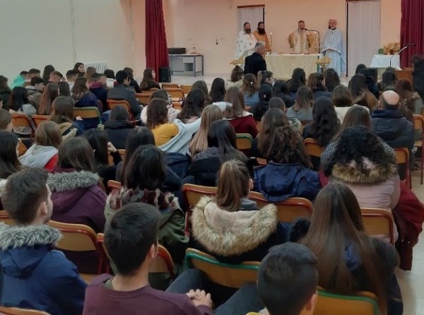 Ο Μητροπολίτης τέλεσε θεία λειτουργία στο Λύκειο Ψαχνών
