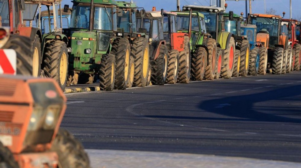 ΑΓΡΟΤΕΣ: Στις 18:30 το συλλαλητήριο της Τρίτης στην Αθήνα - Ο Χρυσοχοΐδης ζήτησε να μην κατέβουν με τρακτέρ