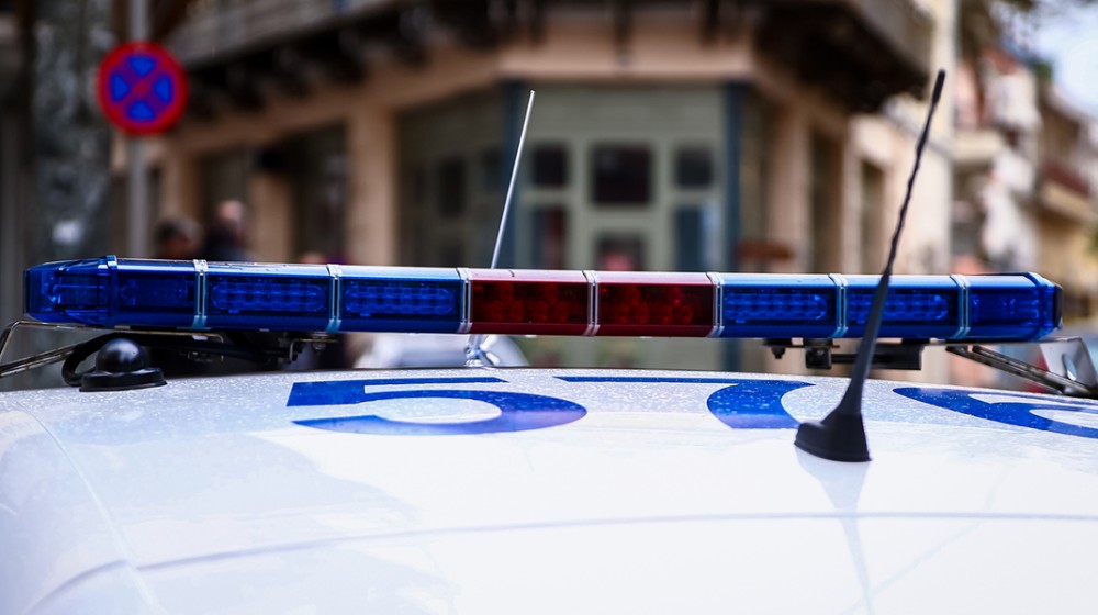 Συνελήφθη ιερέας, ο οποίος γρονθοκόπησε 45χρονη και της άρπαξε το κινητό για να μην τον καταγγείλει