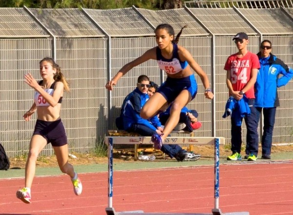 Γ.Σ. ΝΕΑΠΟΛΗΣ: Άλμα ...στα εμπόδια από την Ελευθερία Μοναστηριώτη