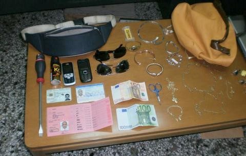 Πλήθος κλοπιμαίων βρήκε η Ασφάλεια στην κατοχή των κλεφτών (φωτό)