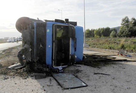 Νεκρή μητέρα και κόρη στο τροχαίο της Ερέτριας