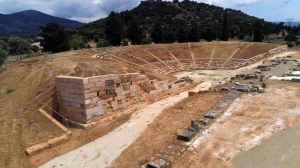 Εκδήλωση του Λυκείου Ερέτριας στο Αρχαίο Θέατρο της πόλης