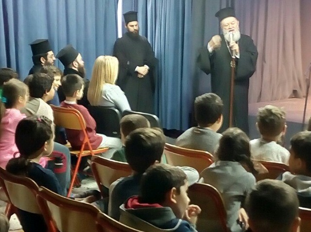 Κοντά στα παιδιά του 6ου Δημοτικού Σχολείου Χαλκίδας ο Μητροπολίτης