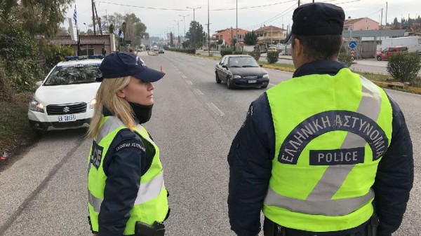 Μπλόκα της Τροχαίας και συνεργεία για αλκοτέστ όλη την περίοδο των γιορτών