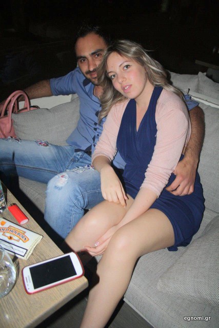 Αγκαλιά με την κούκλα