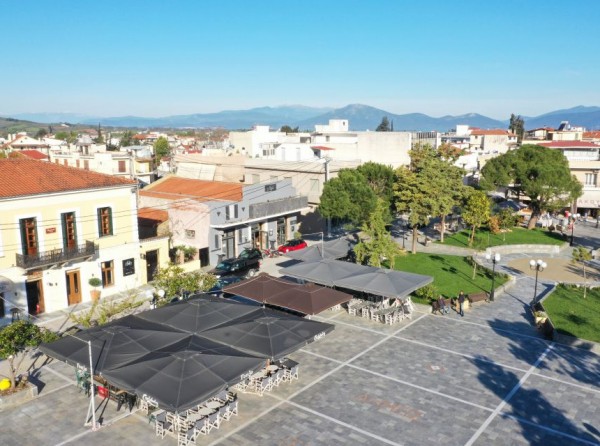 ΙΣΤΙΑΙΑ: Ολη η ζωή είναι στην κεντρική πλατεία