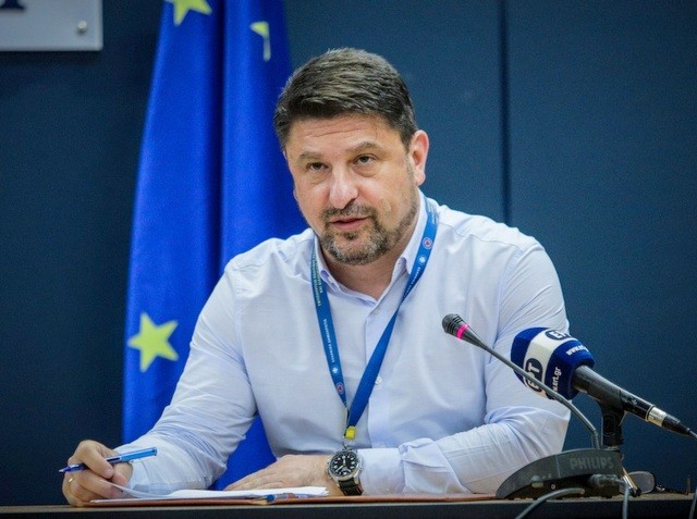Αλλάζει ώρα η ενημέρωση από τον Νίκο Χαρδαλιά για τον κορωνοϊό