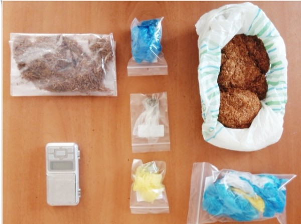 ΣΤΕΡΕΑ ΕΛΛΑΔΑ: Είχε στο σπίτι του χασίς και λαθραίο καπνό (φωτό)