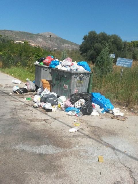Βουλιάζει η Ερέτρια από σκουπίδια