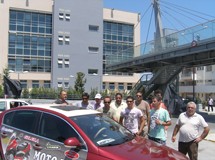 Πορεία στην Αβάντων με φέρετρο!