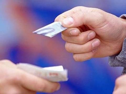 Εκανε βαποράκι το 10χρονο γιο του!