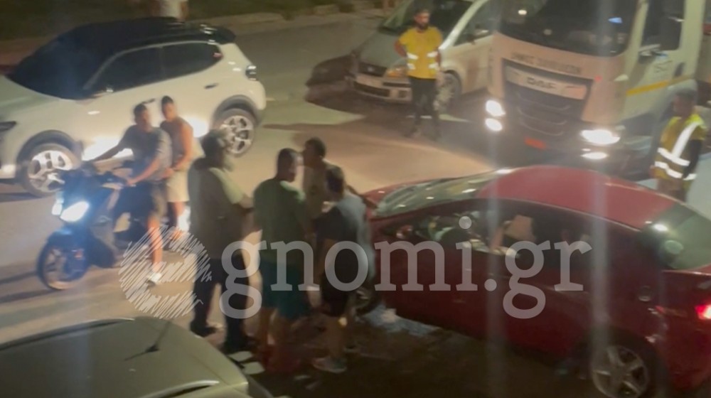 ΣΟΥΒΑΛΑ-ΧΑΛΚΙΔΑ: Χοντρός καβγάς μεταξύ οδηγού ΙΧ και πεζού (ΒΙΝΤΕΟ)