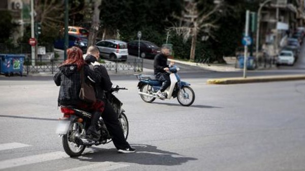 Εντατικοί έλεγχοι της ΕΛ.ΑΣ. για τη χρήση κράνους – 43 παραβάσεις στη Στερεά Ελλάδα μέσα σε μία εβδομάδα