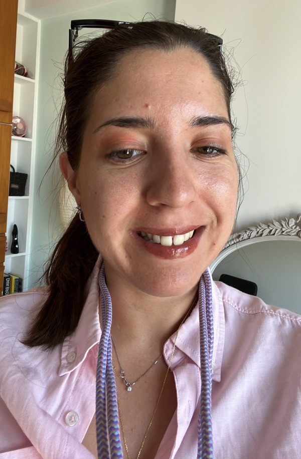 ΑΝΘΗ ΔΡΟΣΑΤΟΥ ΧΑΛΚΙΔΑ: Μία χημικός μηχανικός που προσφέρει με υπευθυνότητα τις υπηρεσίες της