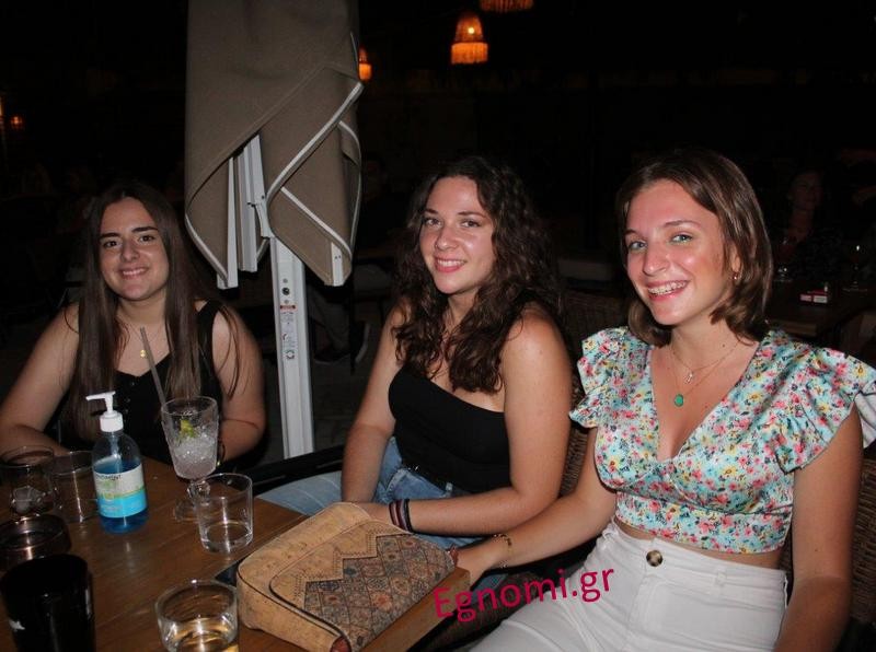 Λάμπουν και αυτό δεν κρύβεται!