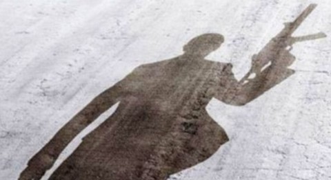 Παππούς-ράμπο αναστάτωσε αστυνομικό τμήμα