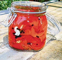 Ψητές πιπεριές τουρσί