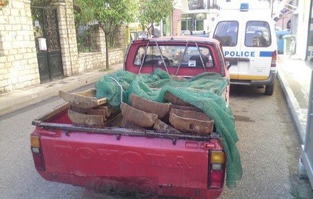 Φόρτωσε το φορτηγό του κλοπιμαία και μετά κατήγγειλε ότι το έκλεψαν