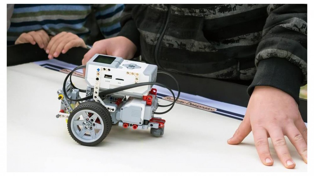 ΧΑΛΚΙΔΑ: Εκατό εκπαιδευτικοί επιμορφώθηκαν στη ρομποτική