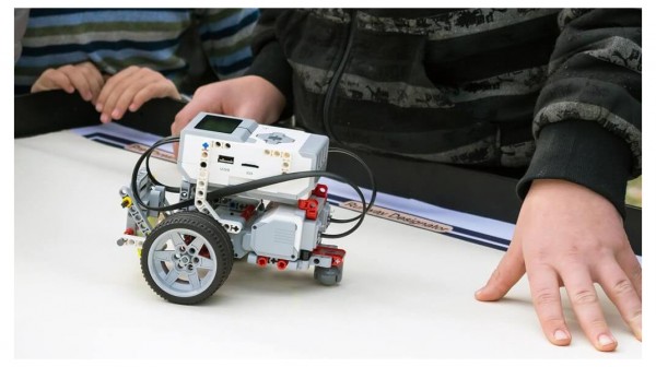 ΧΑΛΚΙΔΑ: Εκατό εκπαιδευτικοί επιμορφώθηκαν στη ρομποτική