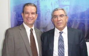 Ερώτηση στη Βουλή μετά από συνεργασία Μακαρίου και Καπερνάρου