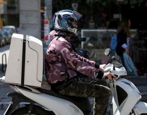 LOCKDOWN: Τι ισχύει τελικά για take away και delivery