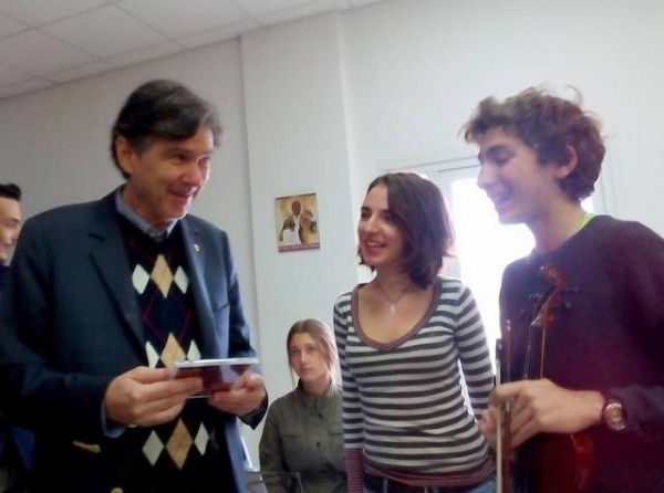 Άκουσε συναυλία στο Μουσικό Γυμνάσιο Χαλκίδας ο υφυπουργός Παιδείας