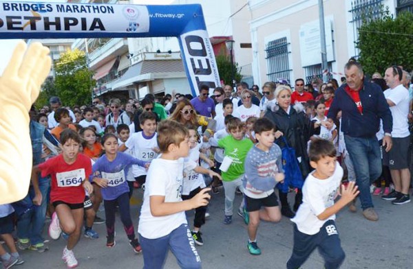 ΜΑΡΑΘΩΝΙΟΣ ΧΑΛΚΙΔΑ 2017: Τροχάδην 1000 μέτρα έκαναν μαθητές Δημοτικών-Γυμνασίων