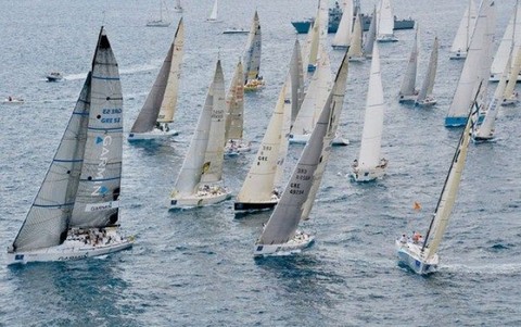 Ιστιοπλοϊκός αγώνας στην Κάρυστο