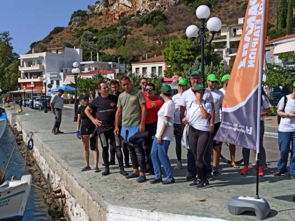 ΚΑΡΑΒΟΣ ΑΛΙΒΕΡΙΟΥ: Δύτες «γυάλισαν» το βυθό