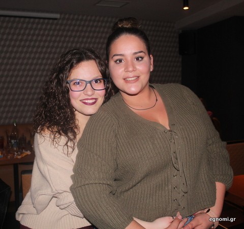 Η ξαδέλφη κάτι ξέρει