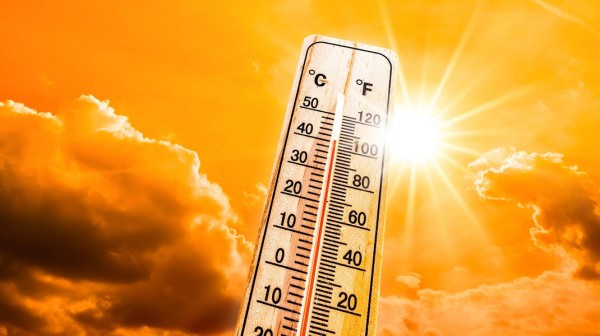 Τραγουδά για τον έρωτα, αλλά αυτός λιώνει για άλλο λόγο...