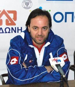 Mε Μιχάλη Κασάπη συνεχίζει ο ΑΟΧ