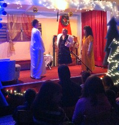 Γιορτή με χορηγίες και προσωπική εργασία