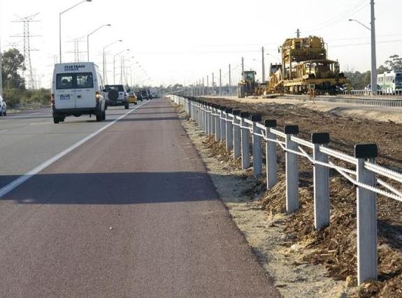 Έκλεψαν τους ορθοστάτες του στηθαίου ασφαλείας της εθνικής οδού