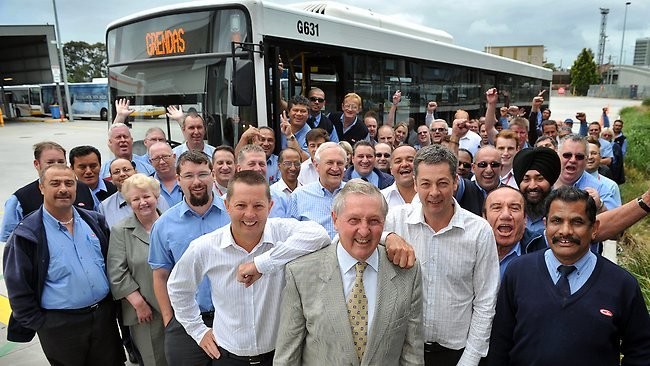 Έδωσε 15 εκατ. δολλάρια στους υπαλλήλους του!