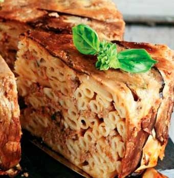 Μακαρονόπιτα με μελιτζάνα