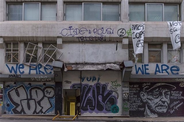 Μετανάστασες ζούσαν σε άθλιες συνθήκες