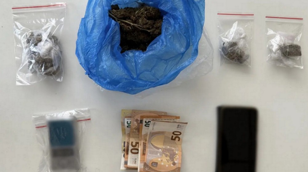 ΣΤΕΡΕΑ ΕΛΛΑΔΑ: Έπιασαν Έλληνα για κατοχή και διακίνηση ναρκωτικών
