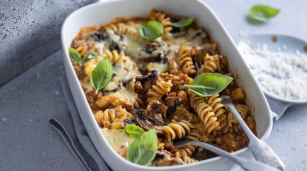 Βίδες με κιμά και μελιτζάνες στο φούρνο